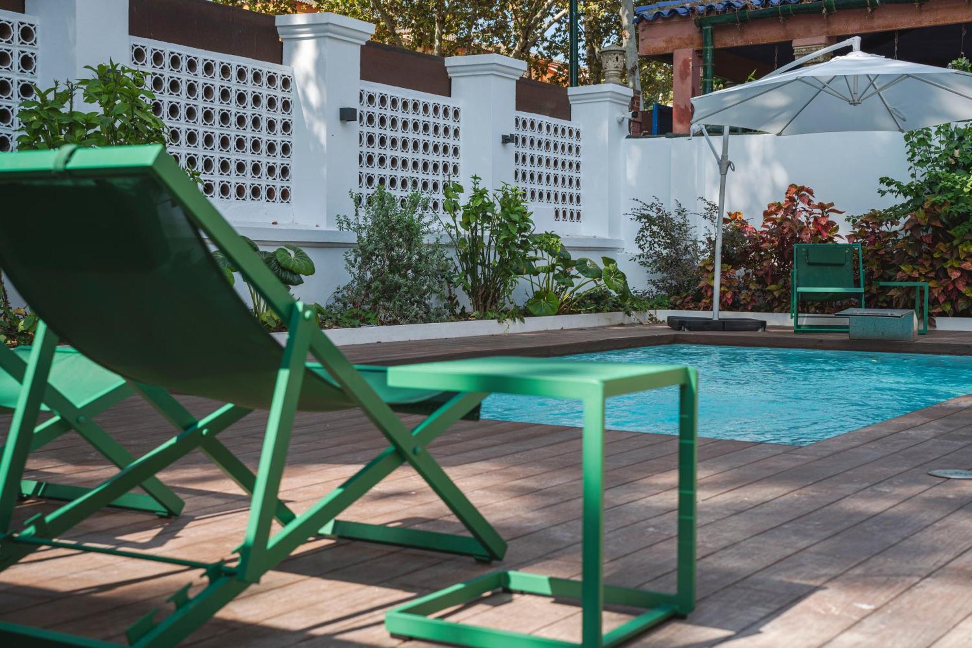 La Moderna Suites Malaga Exterior photo