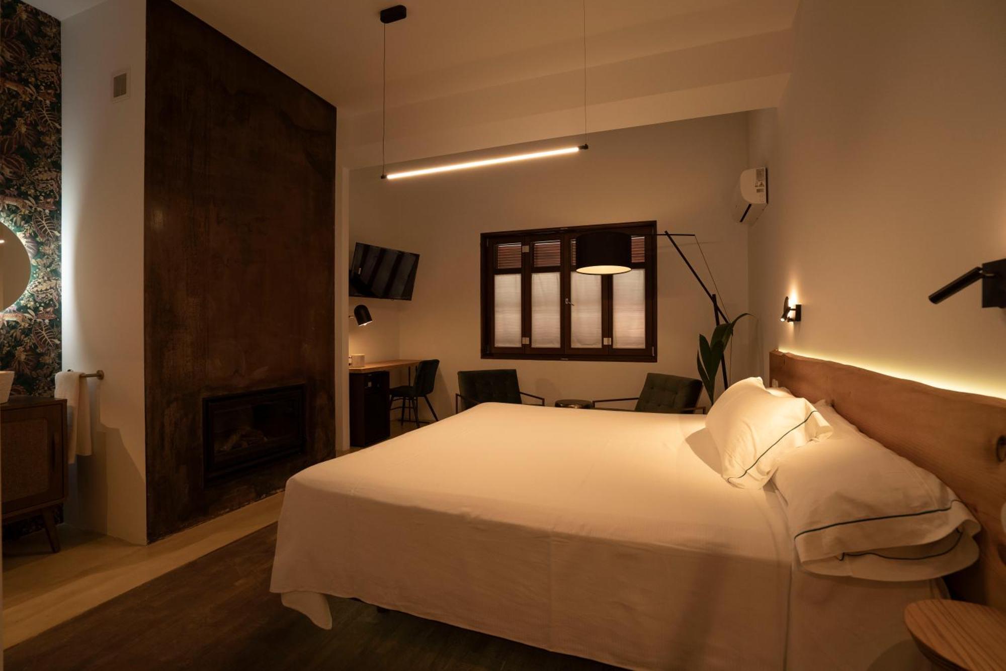 La Moderna Suites Malaga Exterior photo