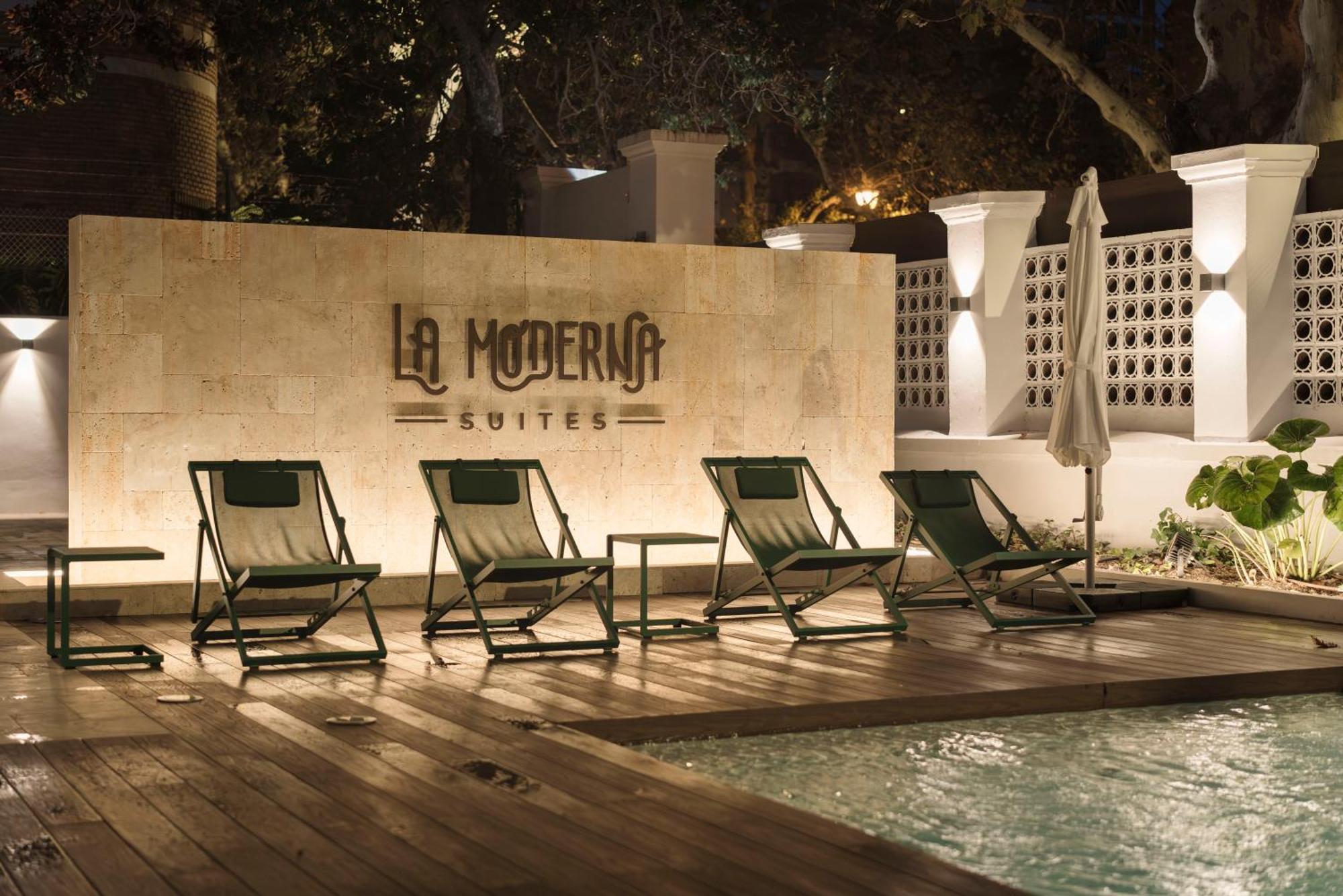 La Moderna Suites Malaga Exterior photo