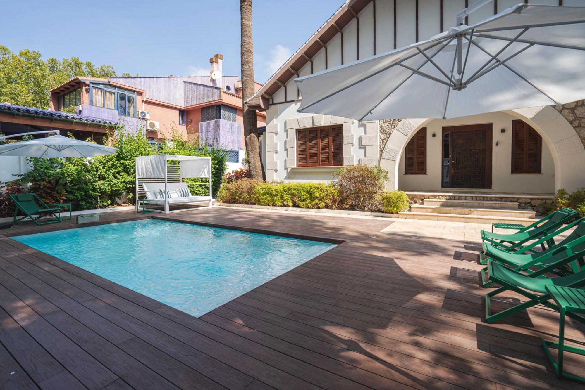 La Moderna Suites Malaga Exterior photo
