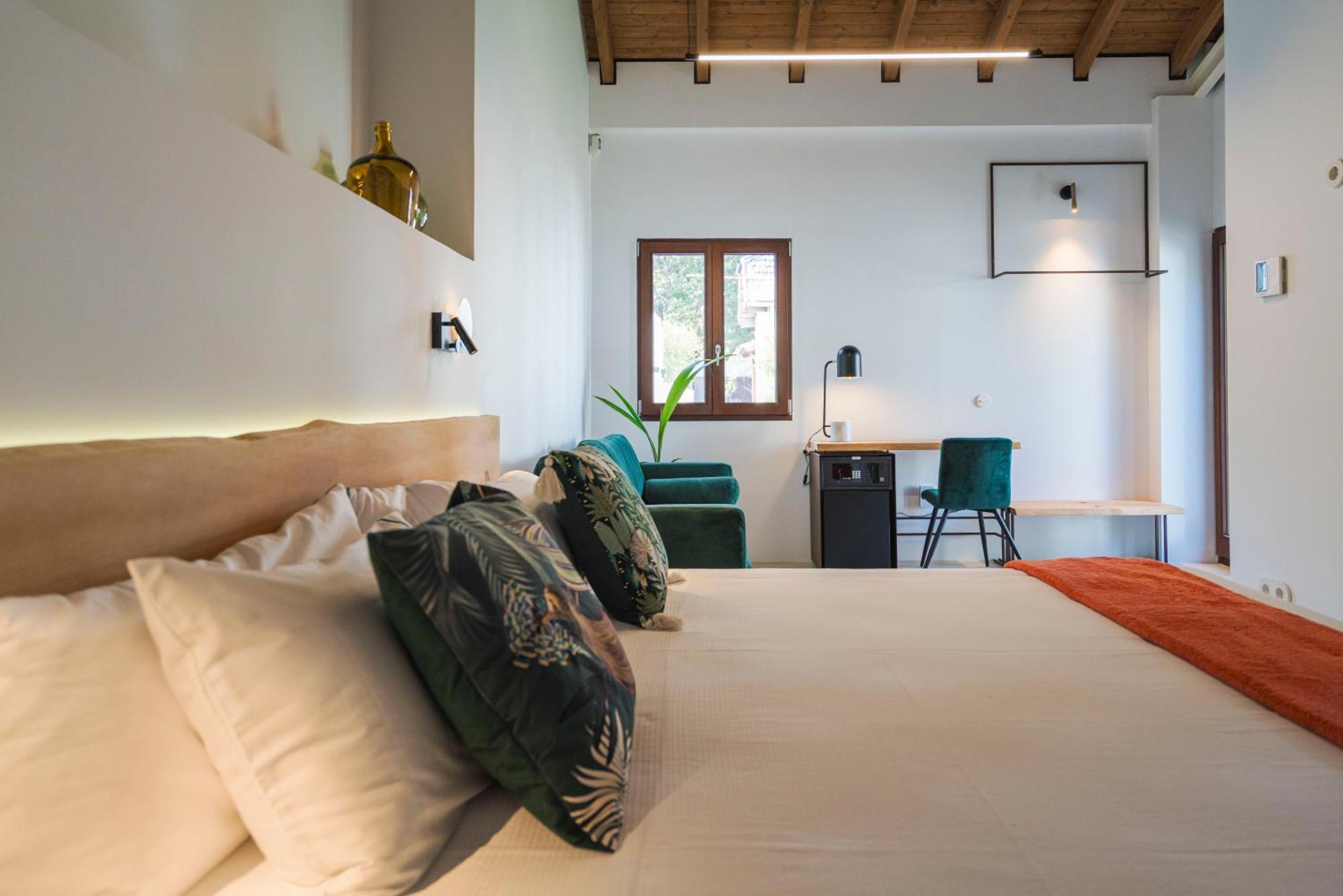 La Moderna Suites Malaga Exterior photo