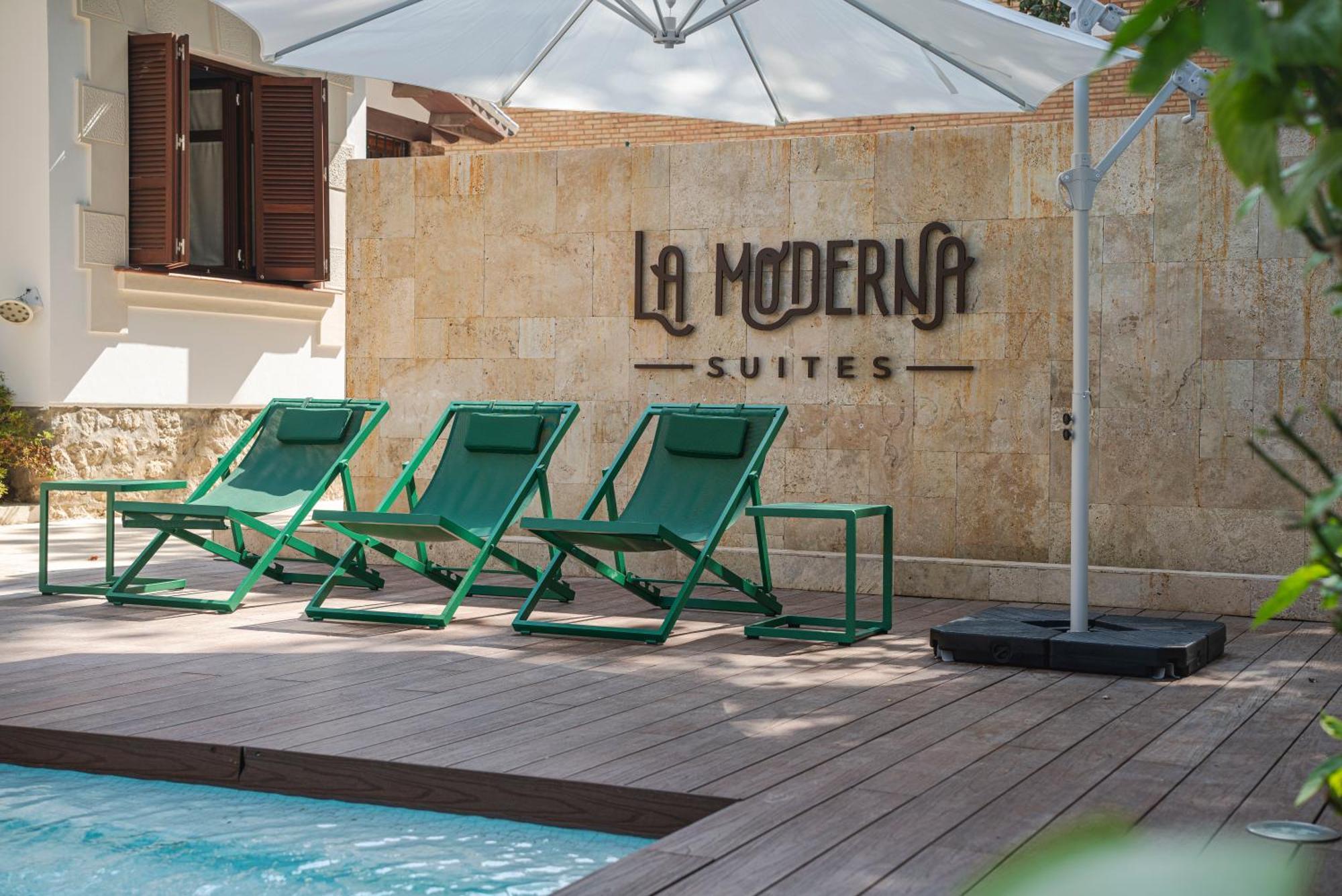 La Moderna Suites Malaga Exterior photo