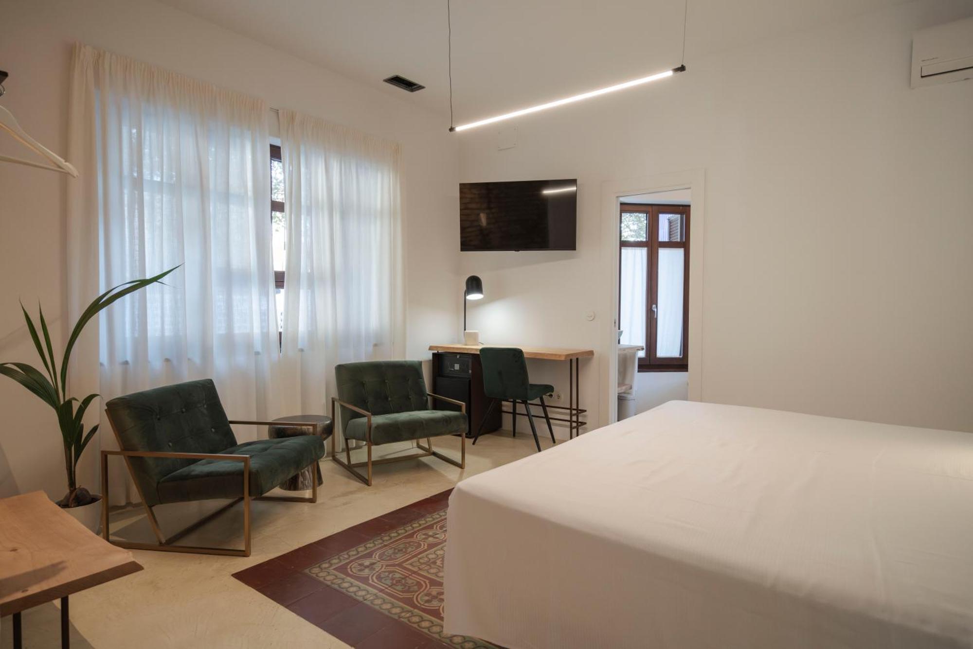 La Moderna Suites Malaga Exterior photo